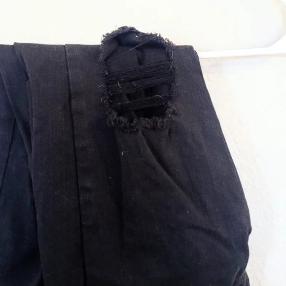 Distressed Black Skinny Jeans - Picture 4 of 5